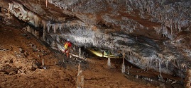 Espeleoaventura en las cuevas de Arrikrutz