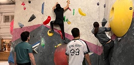 En marcha cursos de escalada en Oñati, Donostia y Bilbao